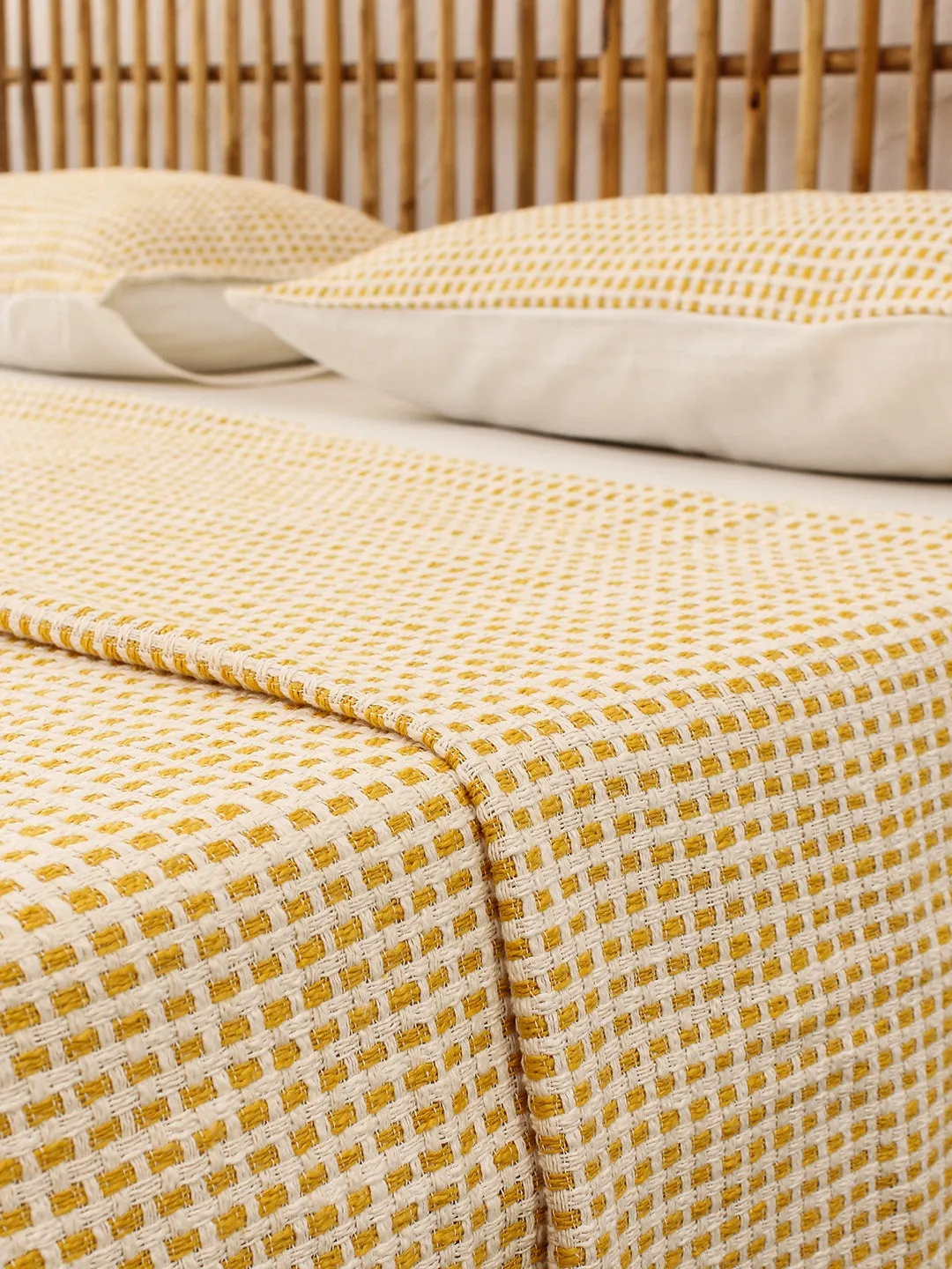 Girnar Double Bedcover (Yellow)